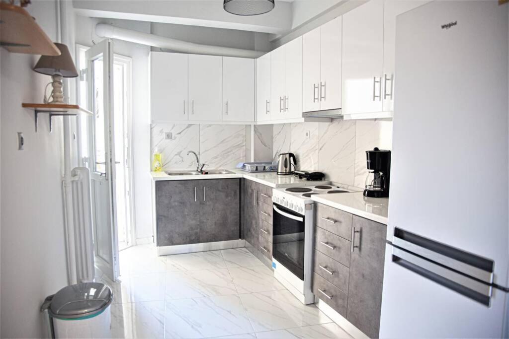 Athens Central 3Bd Apartment Next To Metro Luxury Exterior photo